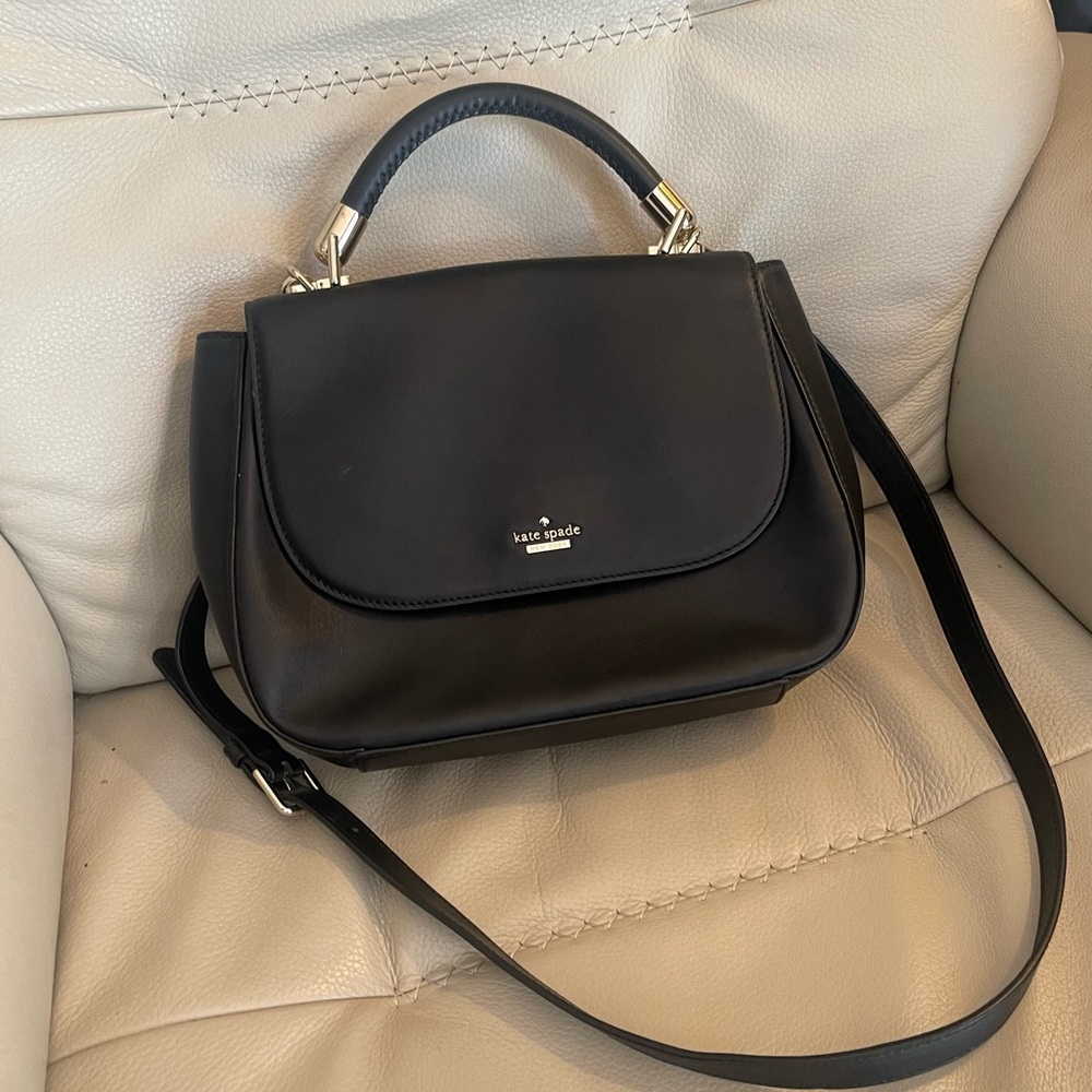 Kate Spade handbag. Very good condition! I would say this is saddlebag